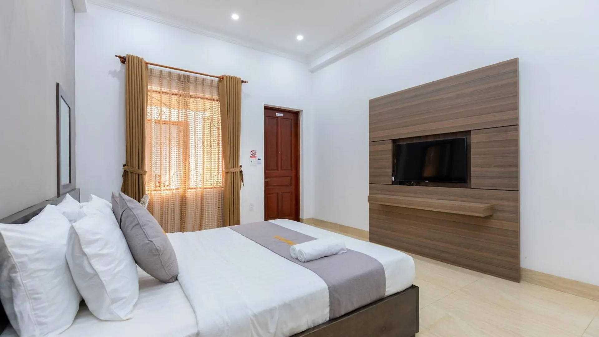 Palm Villa 37 - 6 Bedrooms & Pool In Vungtau Beach Vung Tau 0*,  Vietnam